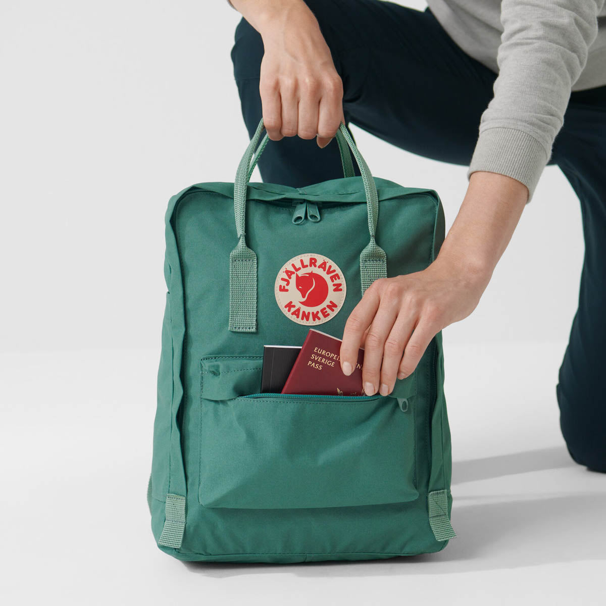 香港行貨 Fjallraven Kanken Classic Backpack 16L 背囊 背包 符合大多數航空公司小型隨身包尺寸要求
