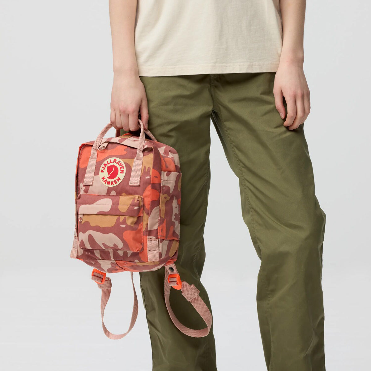 Fjallraven Kanken Graphics Mini 藝術特訂版G-1000 HeavyDuty S防撕裂細背囊【香港行貨】 | 限量動物幾何圖騰隨身休閒小狐狸包 - Life Sports