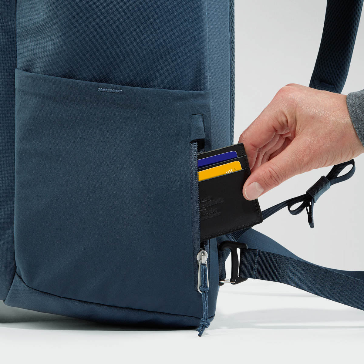 Fjallraven ULVÖ 30 waterproof material backpack can hold a 15" laptop