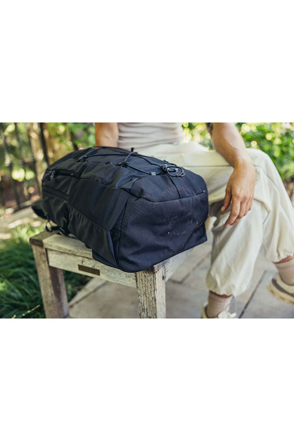 Gregory Terros 28 日用行山背囊 | 28升 16吋外開電腦套 前幅彈性繩