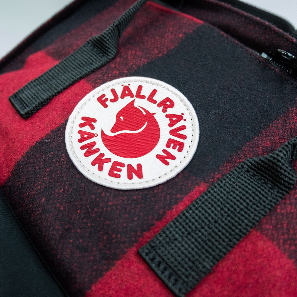 Kånken Re-Wool Laptop 15" computer backpack - Fjallraven recycled wool special edition Red/Black red and black patchwork