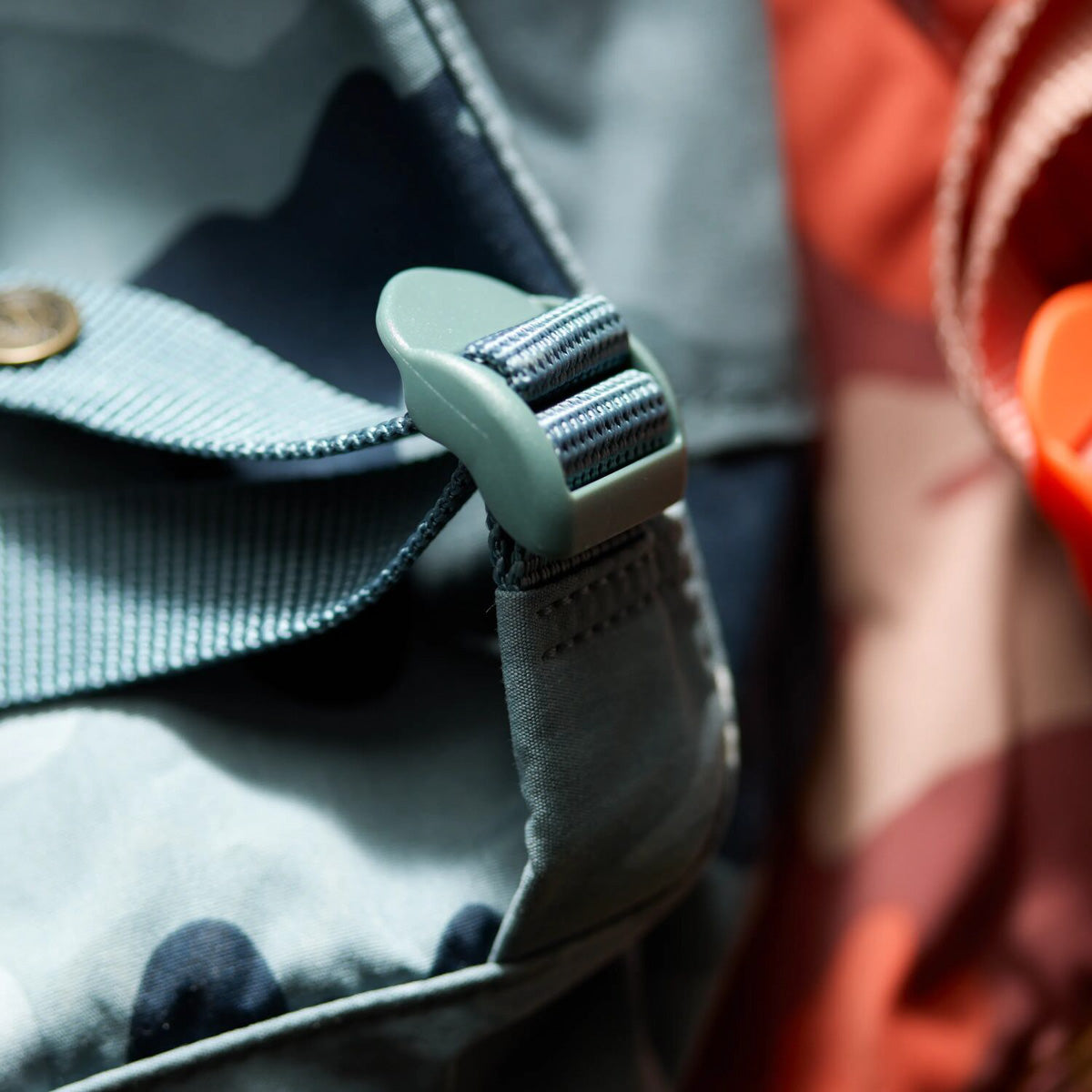 Fjallraven Kanken Graphics 藝術特訂版G-1000 HeavyDuty S防撕裂後背包【香港行貨】| 內置可拆式減壓坐墊 | 限量動物幾何圖騰隨身休閒背囊 - Life Sports