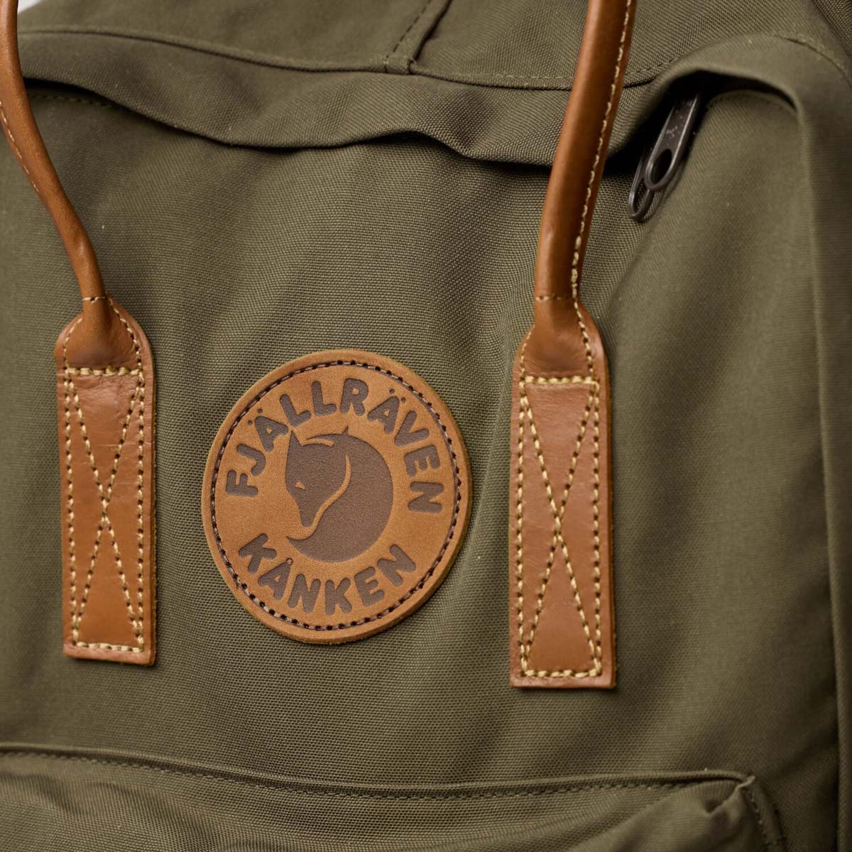 Fjallraven Kanken No.2 頂級真皮奢華版G-1000雙重上蠟防撕裂後背包【香港行貨】| 內置G-1000 HeavyDuty加厚坐墊 | 復古工裝日常通勤休閒背囊 - Life Sports