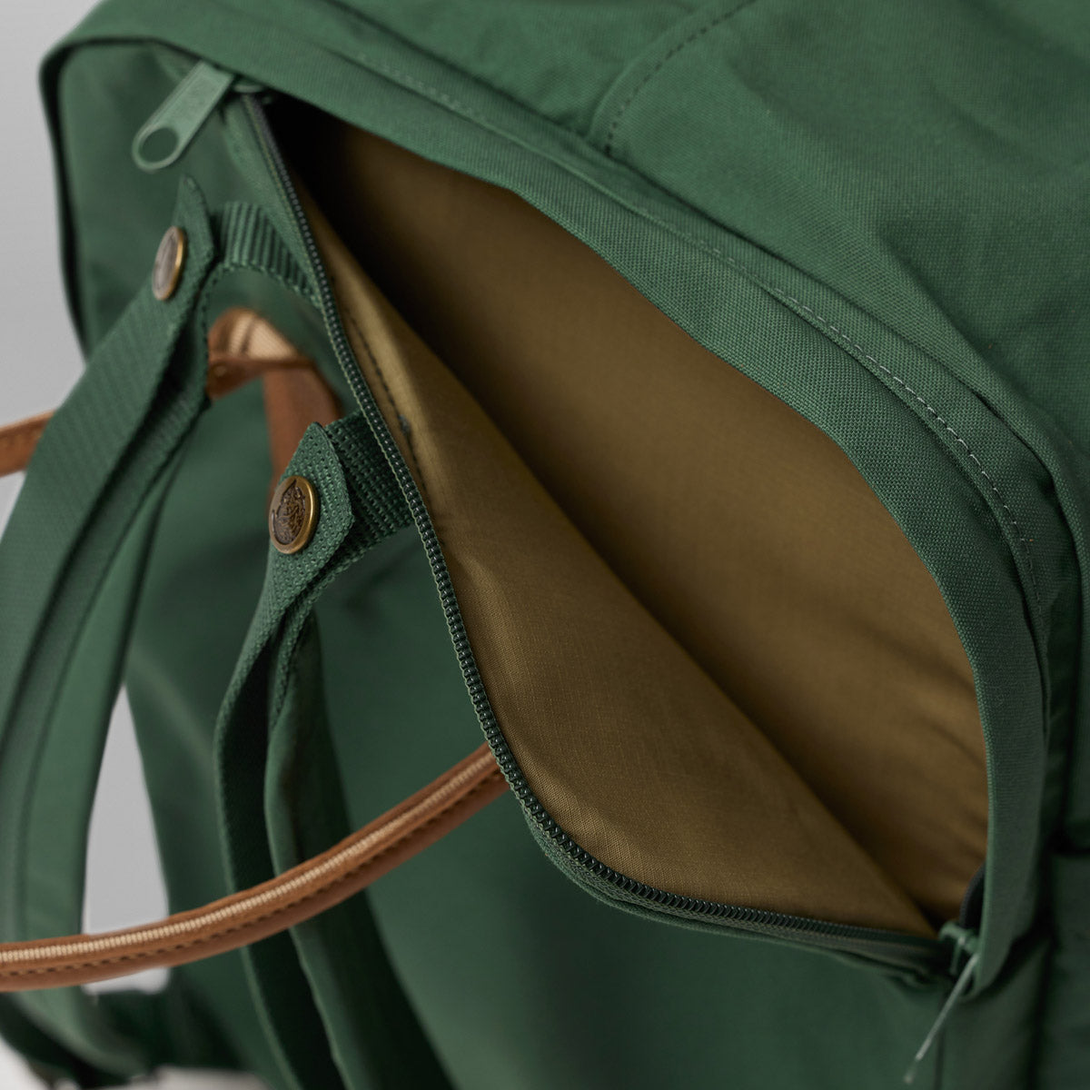 香港行貨 Fjallraven Kanken No.2 Laptop 15" 18L 筆電背囊