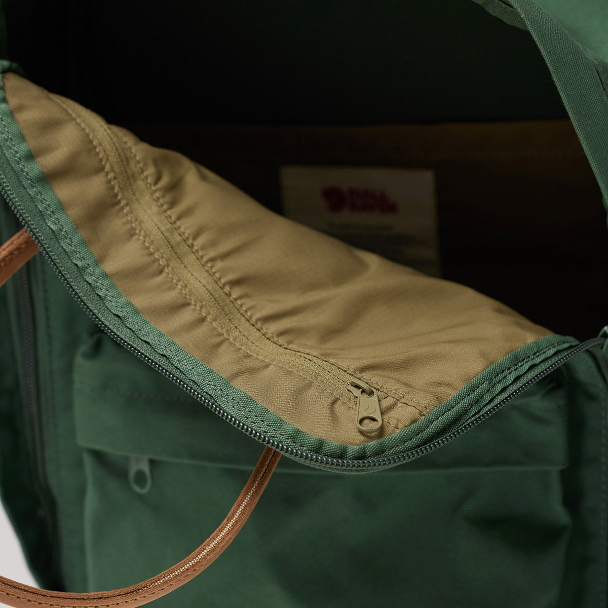 香港行貨 Fjallraven Kanken No.2 Laptop 15" 18L 筆電背囊