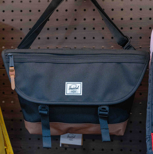 Herschel Cove Messenger Everyday Crossbody Shoulder Bag
