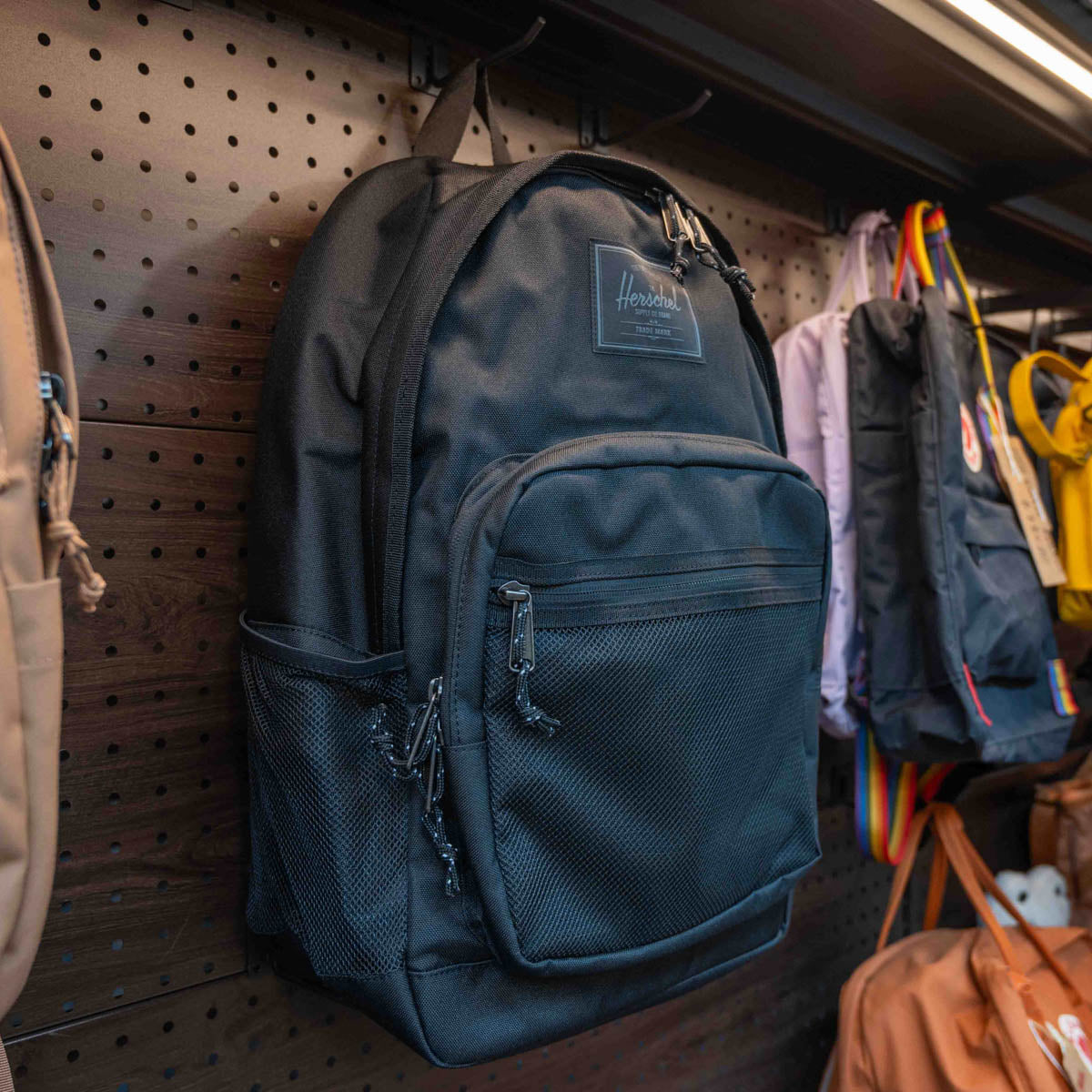 Herschel Kaine Backpack 28L 雙前袋美式校園雙肩背囊 | 15/16吋筆電防護層 | 雙網眼水樽袋 繩結拉環日用包 - Life Sports