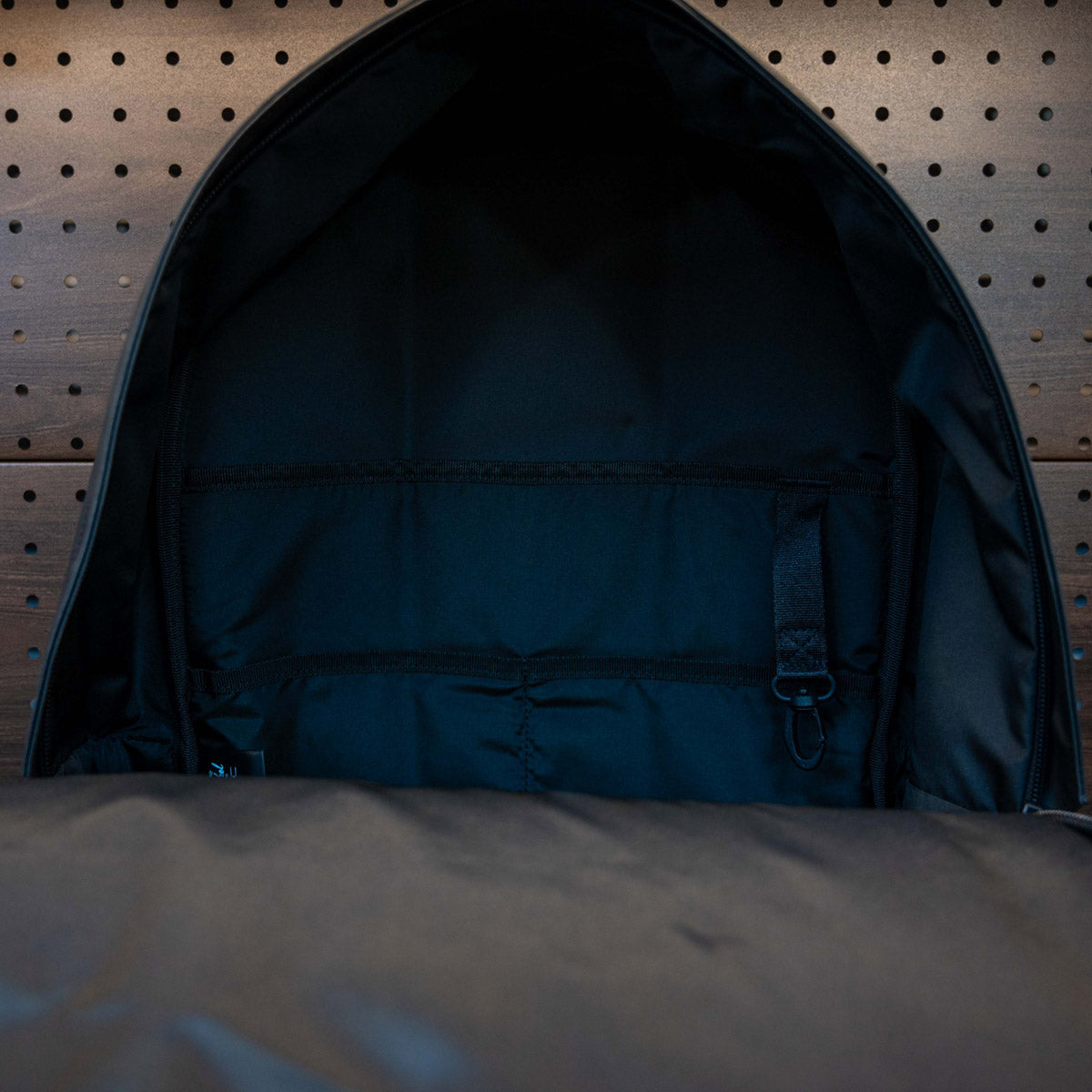 Herschel Alberni Backpack 24L 防潑水霧面塗層雙肩背囊 | 15/16吋電腦防護層 | 3D立體Logo雙水樽袋日用包 - Life Sports