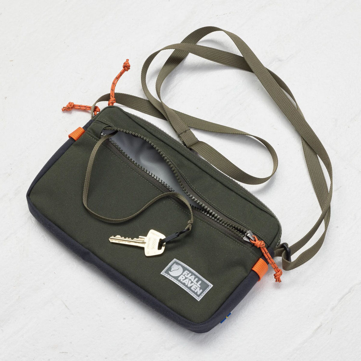 Fjallraven Vardag Pocket Large 500D防撕裂機能橫式斜孭包【香港行貨】| 雙向拉鍊大開口隨身袋 | 護照機票零食快取貼身側孭包 - Life Sports
