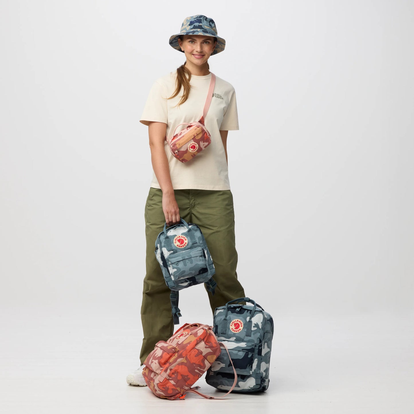 Fjallraven Kanken Graphics Laptop 限量插畫版防震15"電腦背包【香港行貨】加粗肩帶| G-1000 HeavyDuty S 耐磨布料 | 北極狐保育計劃18升通勤書包