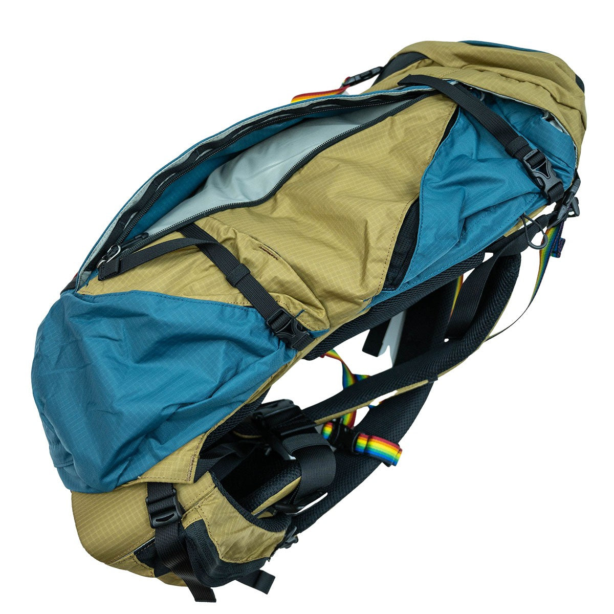 Chums Spring Dale 35 outdoor backpack hiking mountaineering bag 35 liter top cover can be used as a waist bag with rain cover