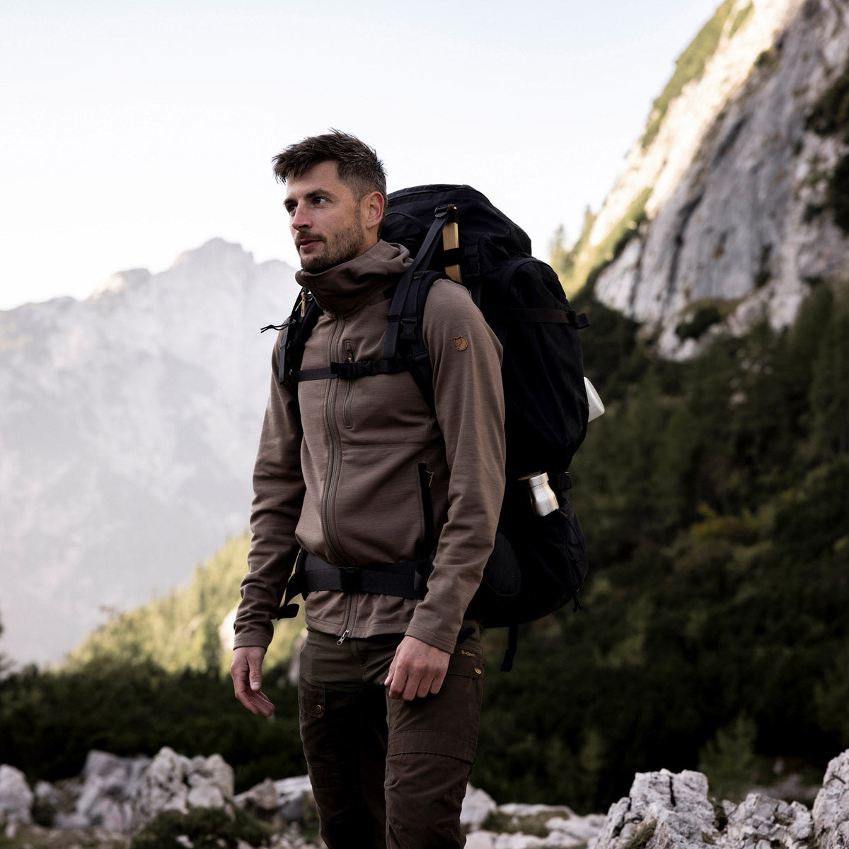 Fjallraven Kajka 75 new version of outdoor mountaineering large-capacity backpack with wooden frame and Perfect Fit adjustment device licensed in Hong Kong